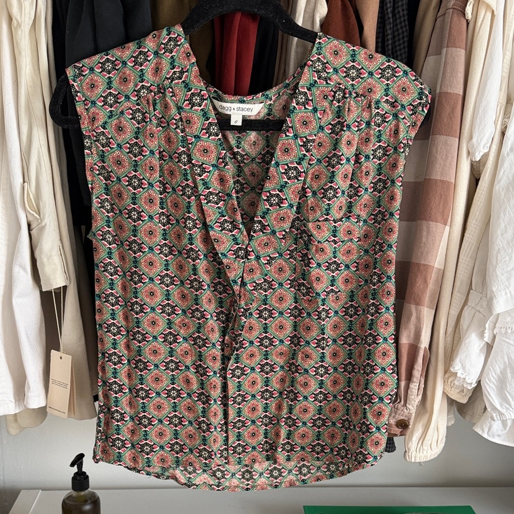 Dagg & Stacey Green and Pink Printed V-Neck Sleeveless Top